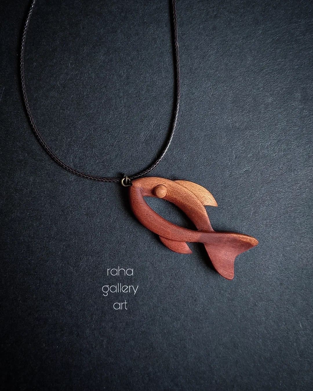گردنبند چوبی دست ساز طرح ماهی
