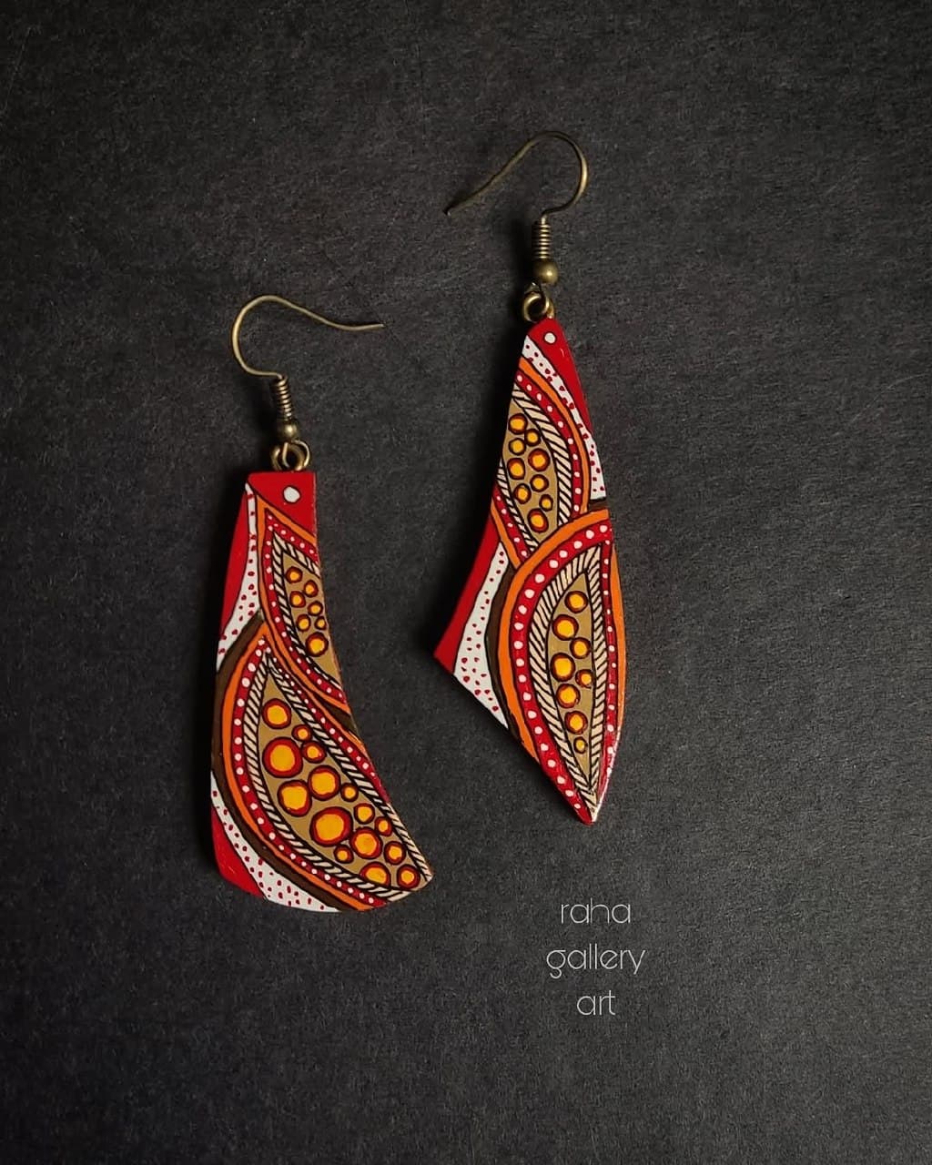 گوشواره چوبی دست ساز نقاشی شده طرح سنتی