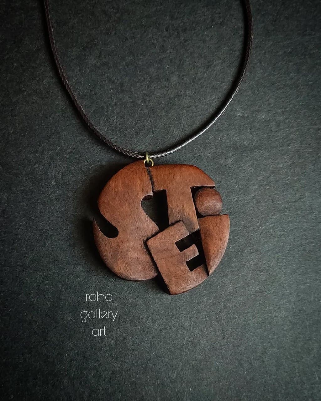 گردنبند چوبی دست ساز طرح اسم ستی