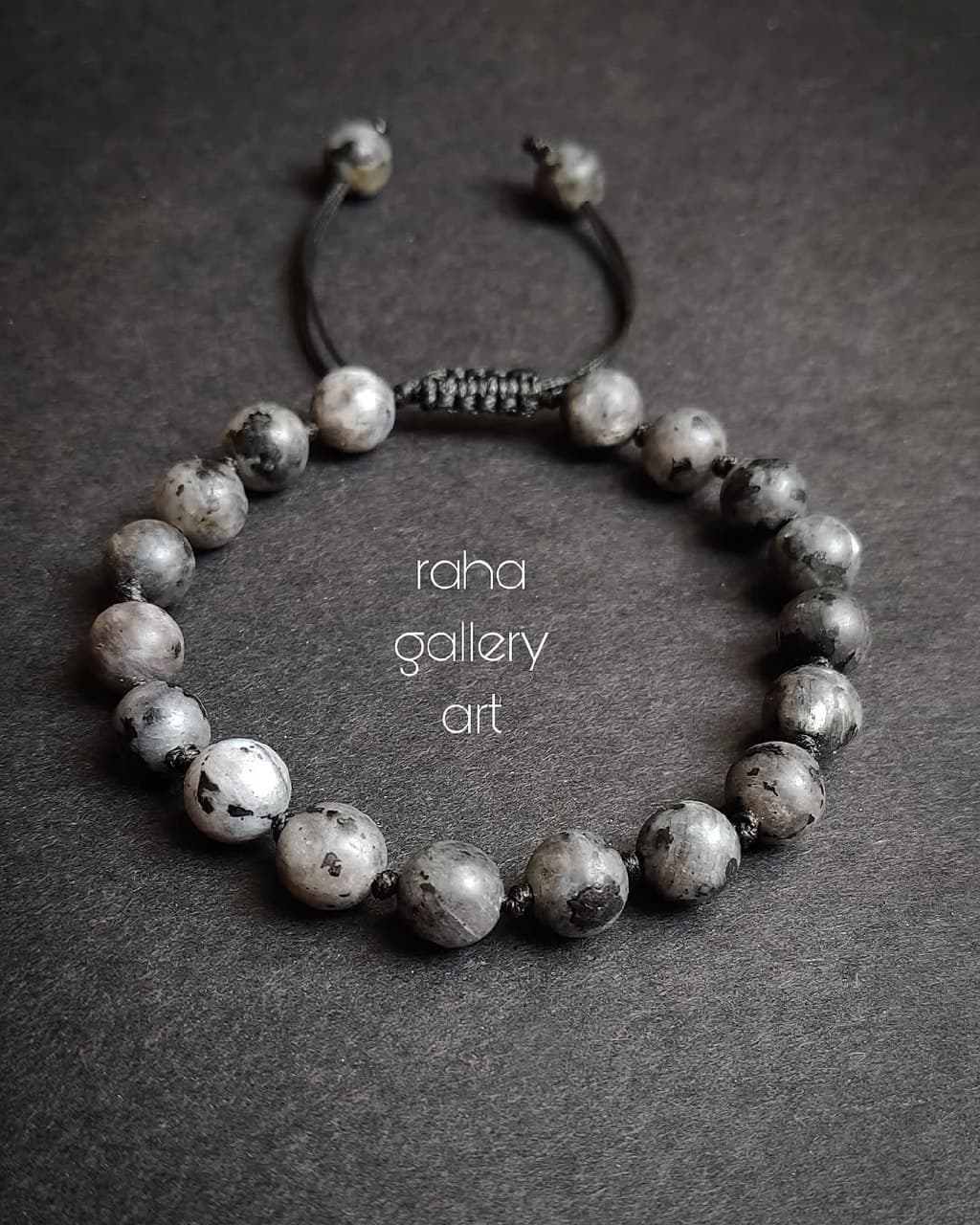 دستبند مهره ای سنگ لابرادوریت مشکی دست ساز