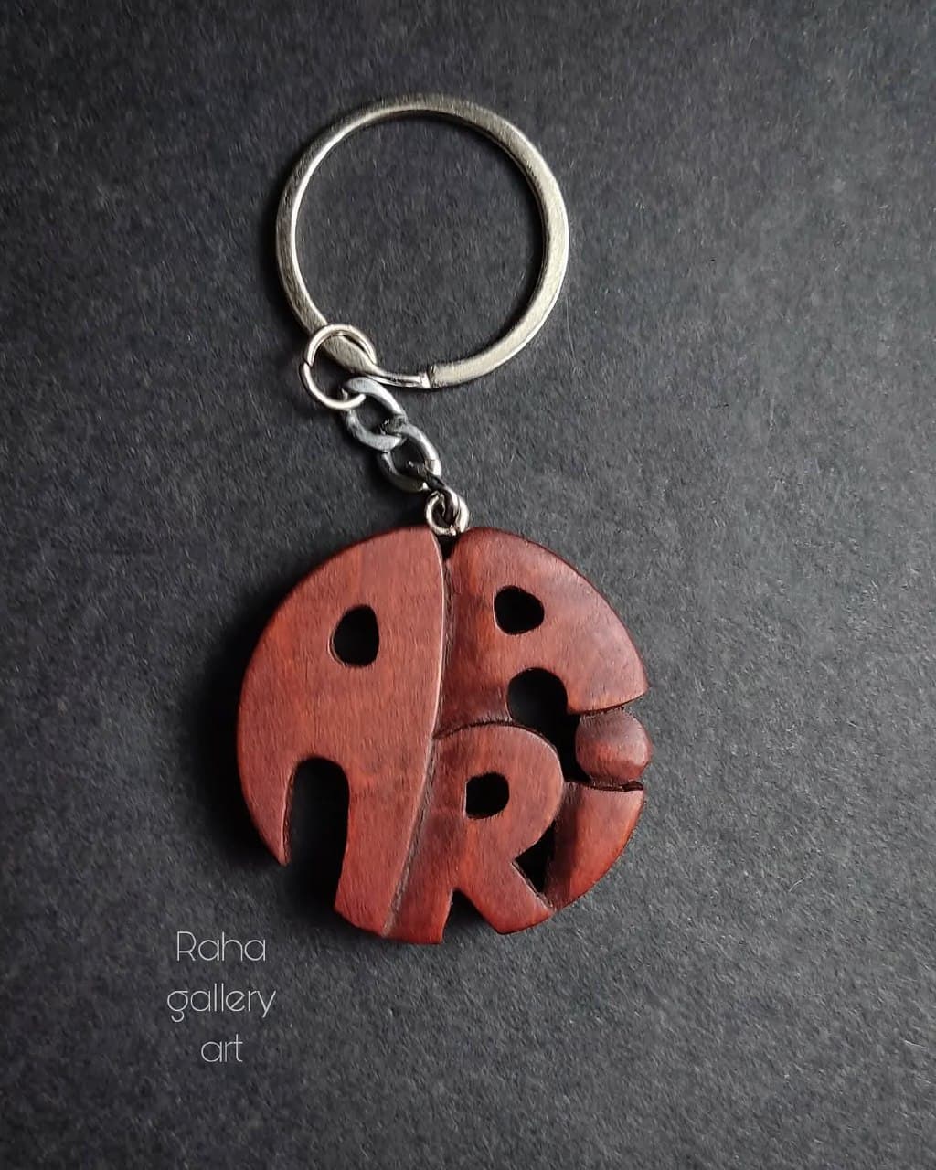 جاسوییچی چوبی دست ساز با طرح اسم آریا