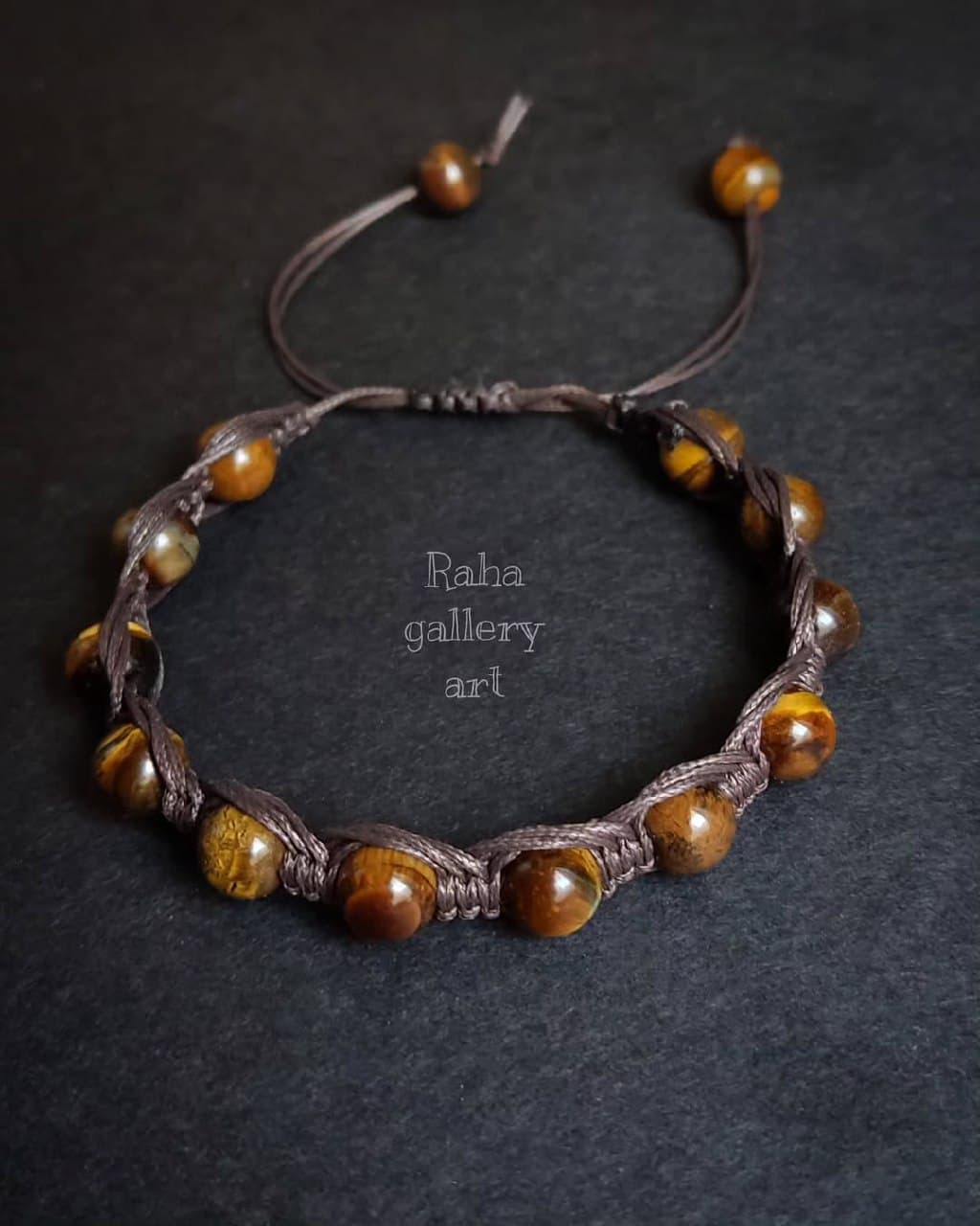 دستبند سنگ چشم ببر با بافت مکرومه