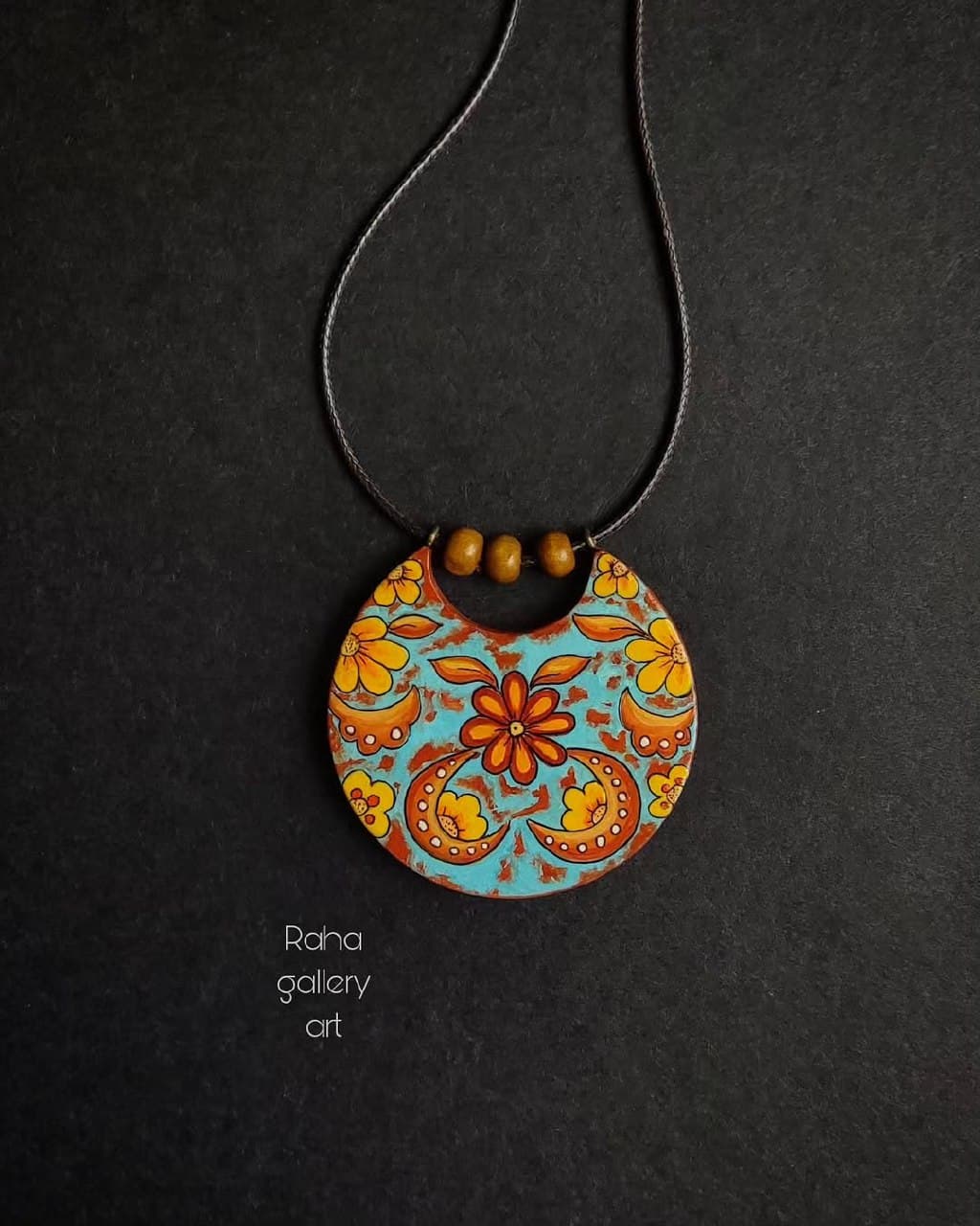 گردنبند سنتی چوبی دست ساز طرح گل و ترنج