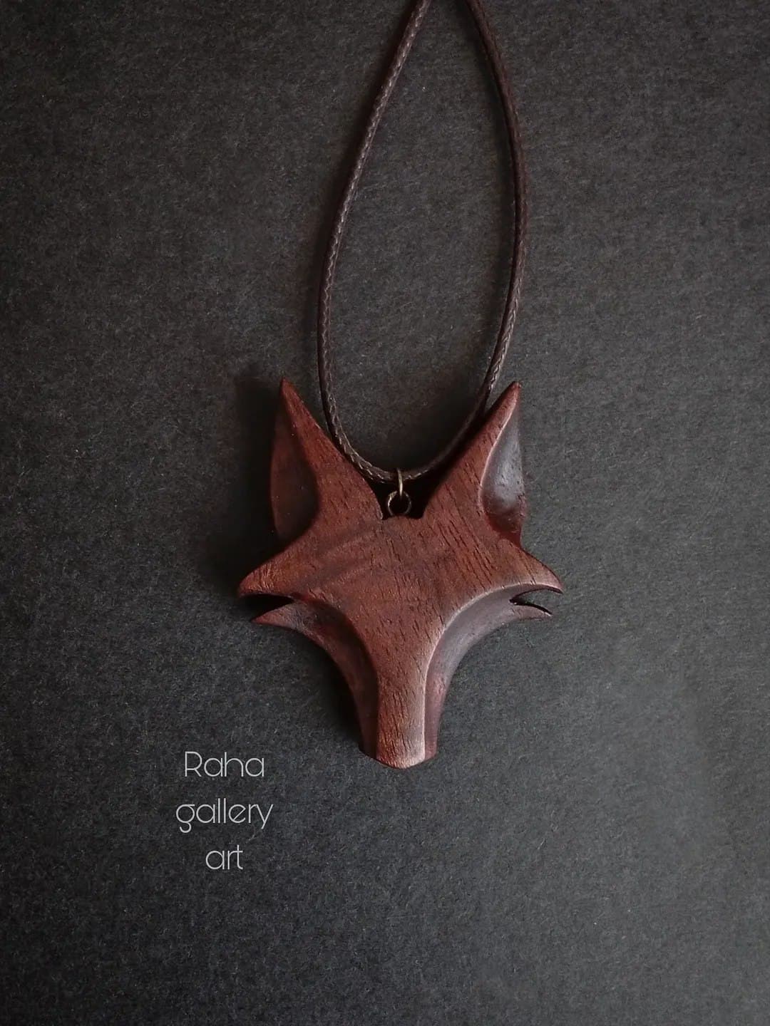 گردنبند چوبی دست ساز طرح گرگ