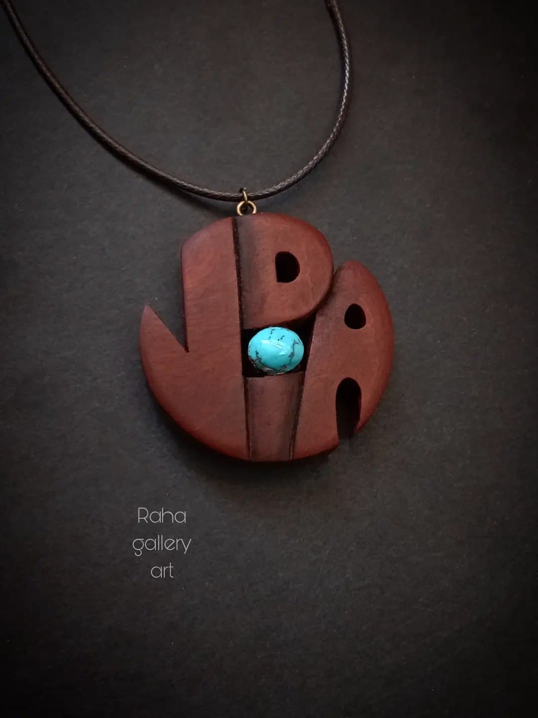 گردنبند چوبی دست ساز اسم ویدا با نگین فیروزه نیشابور