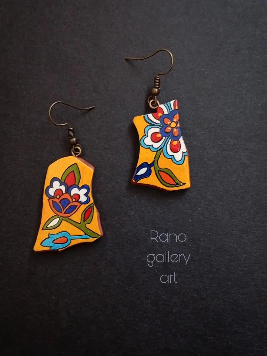 گوشواره چوبی دست ساز طرح کاشی سنتی