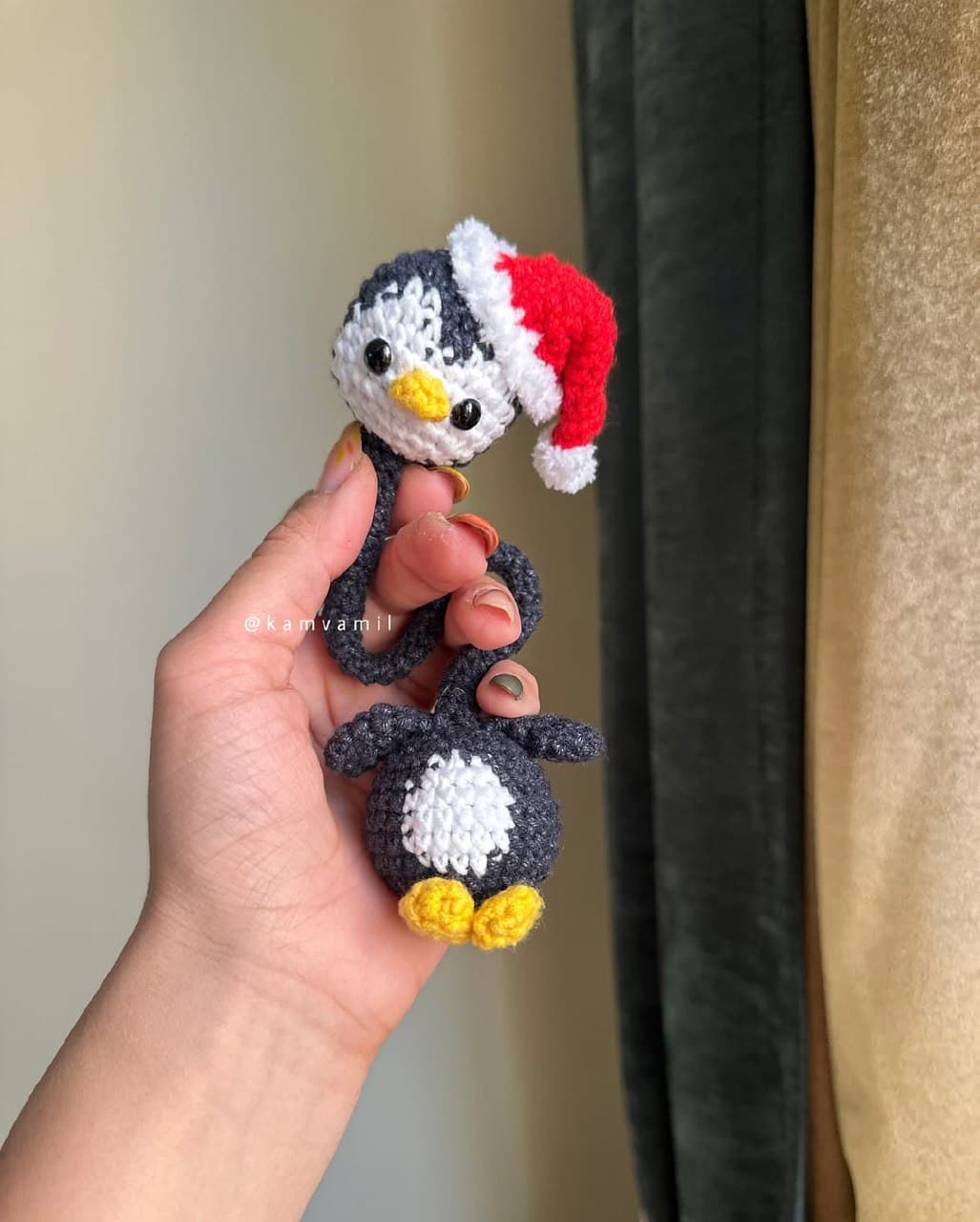 آویز عروسکی بافتنی مدل پنگوئن گردن دراز