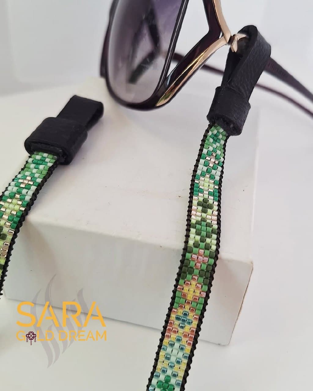 بند عینک دست ساز منجوقی میوکی و چرم طبیعی مدل پیکسلی سبز