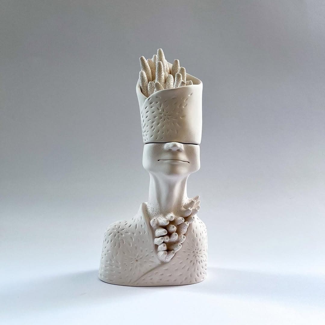 مجسمه سرامیکی دکوراتیو و گلدان مدل ما