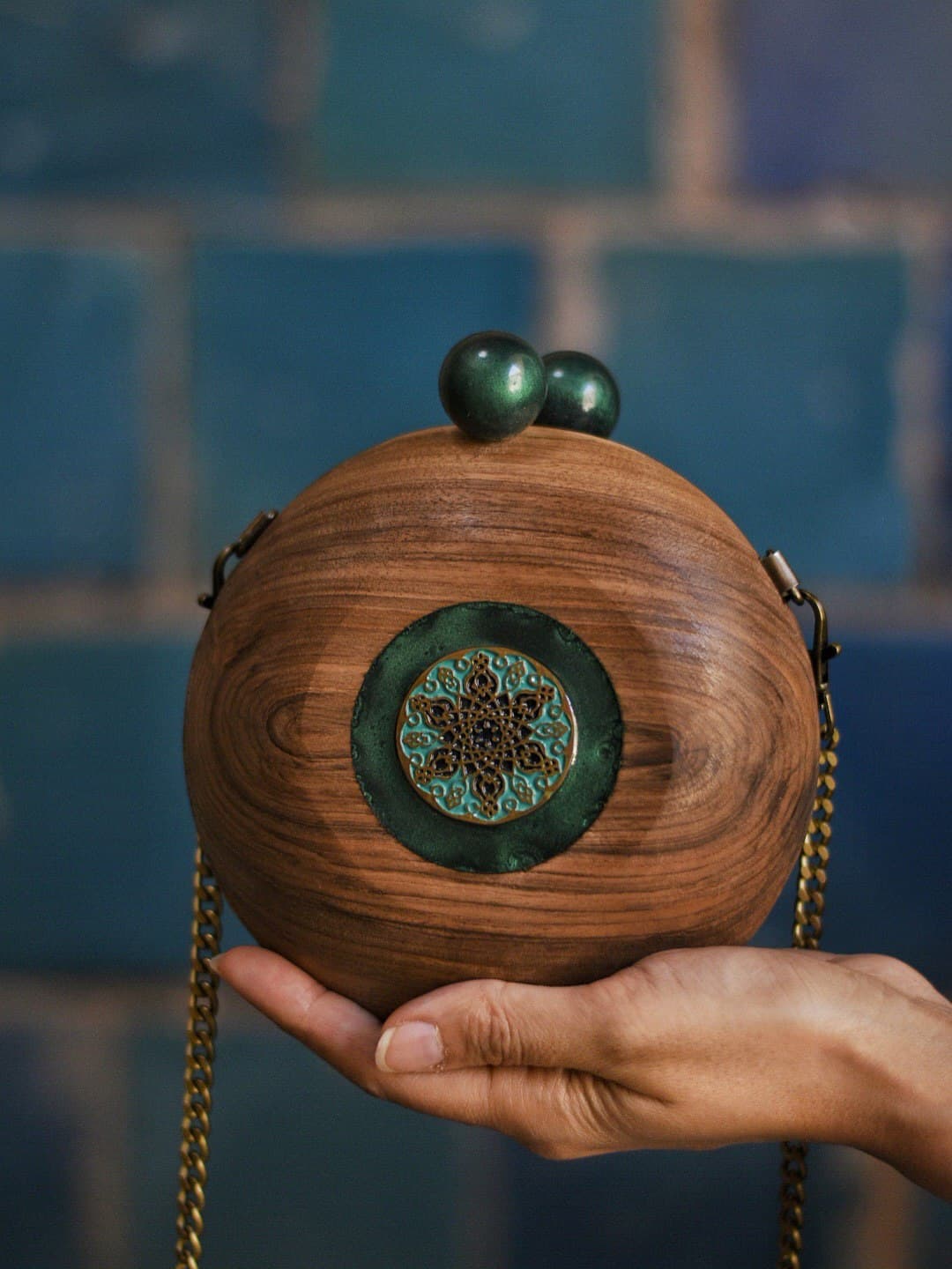 کیف مجلسی چوبی دست ساز گرد مدل میناکاری