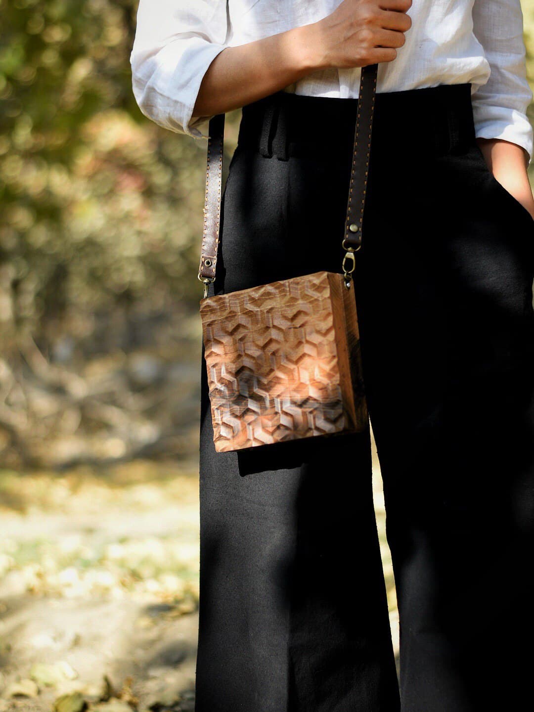 کیف دوشی چوبی دست ساز طرح سه بعدی مدل M017