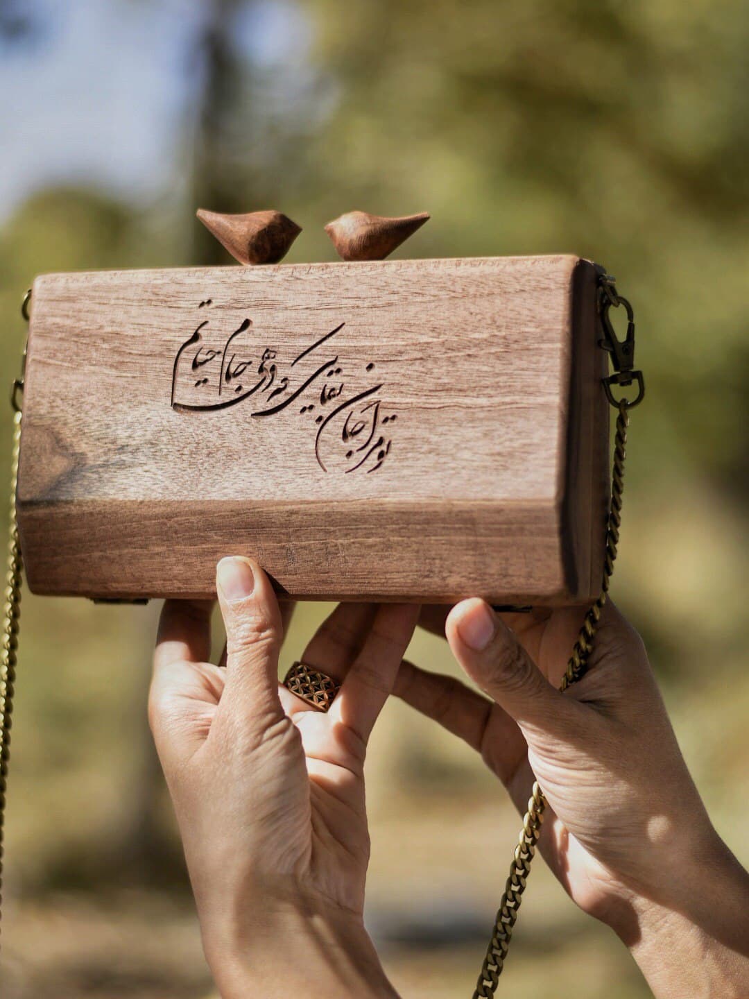 کیف کلاچ چوبی دست ساز مدل روناک با حکاکی شعر