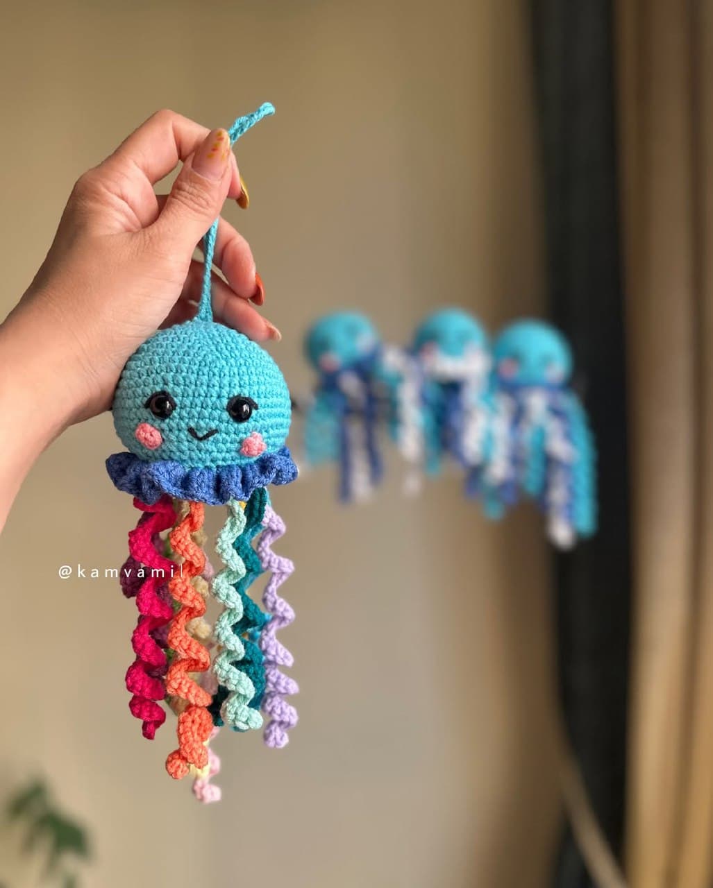 عروسک بافتنی عروس دریایی آویز تخت نوزاد