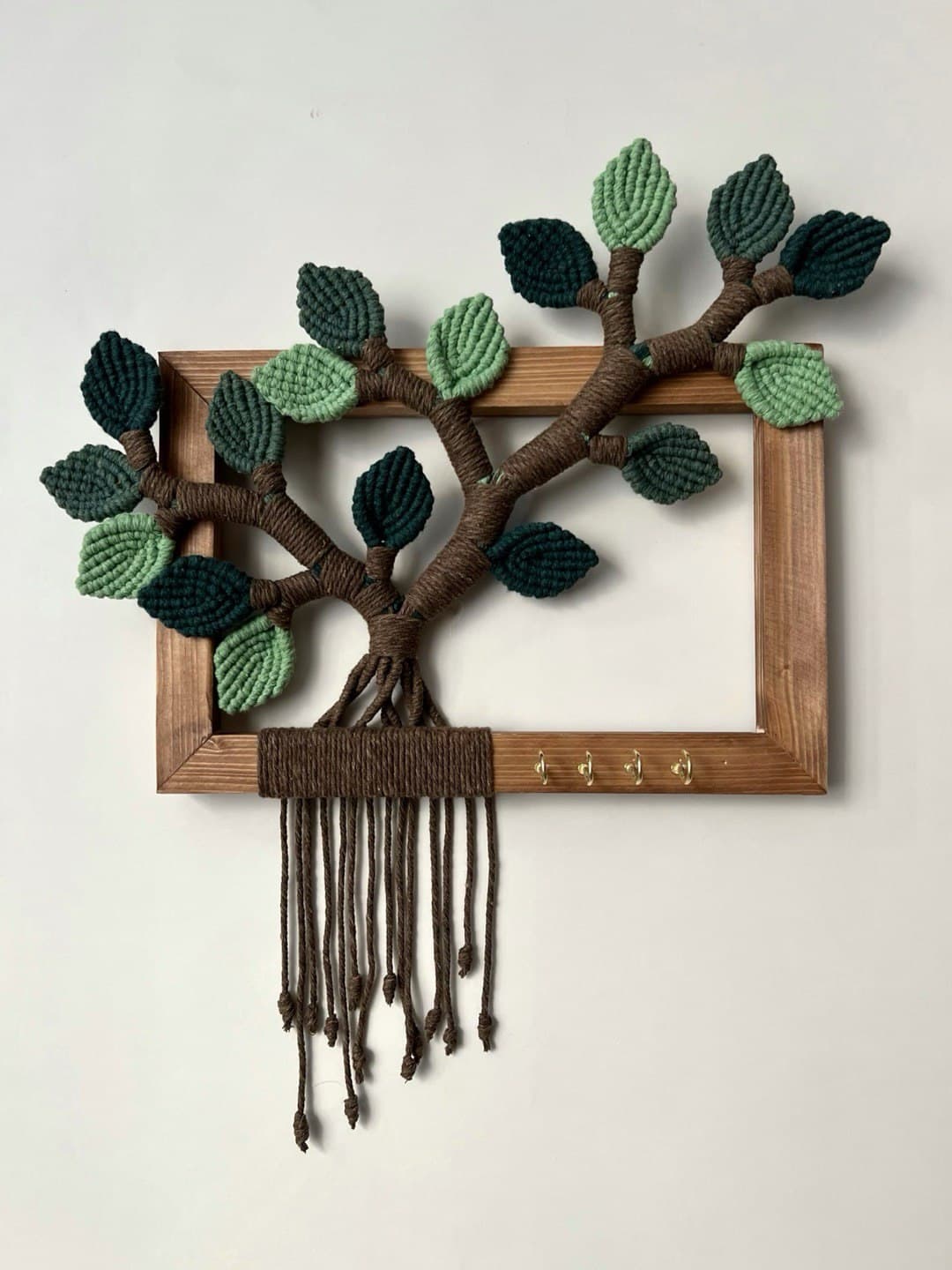 جاکلیدی دیواری مکرومه طرح درخت ارغوان