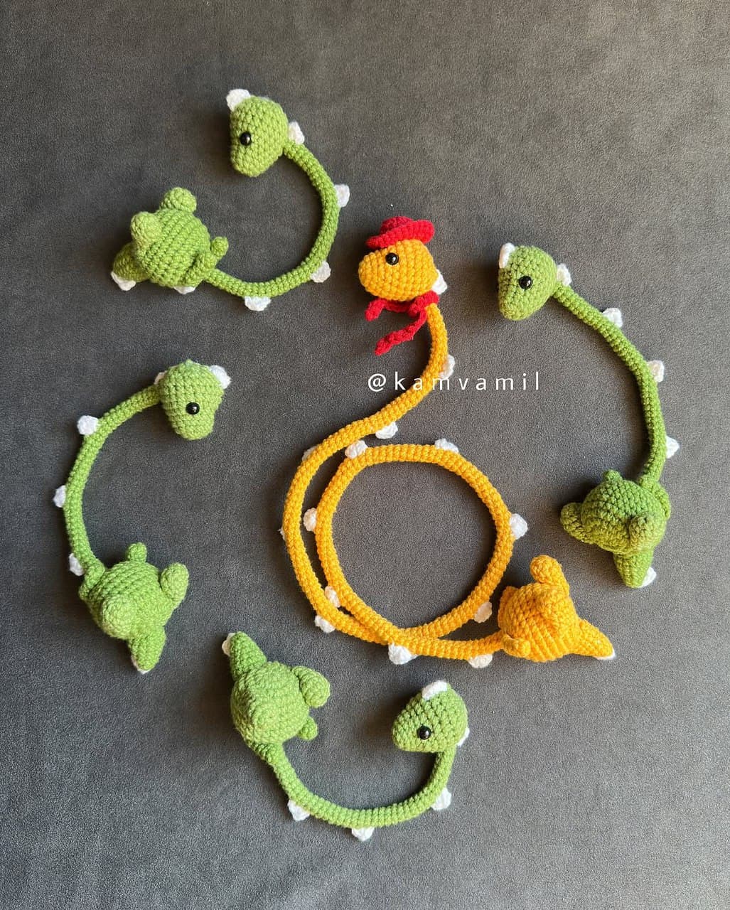 عروسک بافتنی دایناسور چند کاره