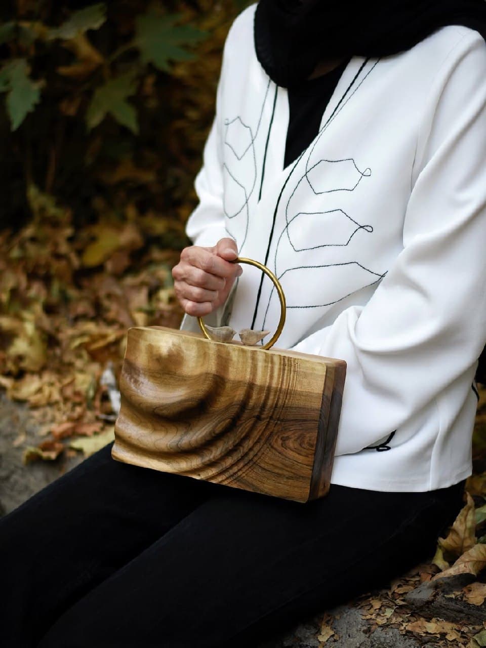 کیف دستی چوبی گردو زنانه مدل موج طرح مرغ آمین