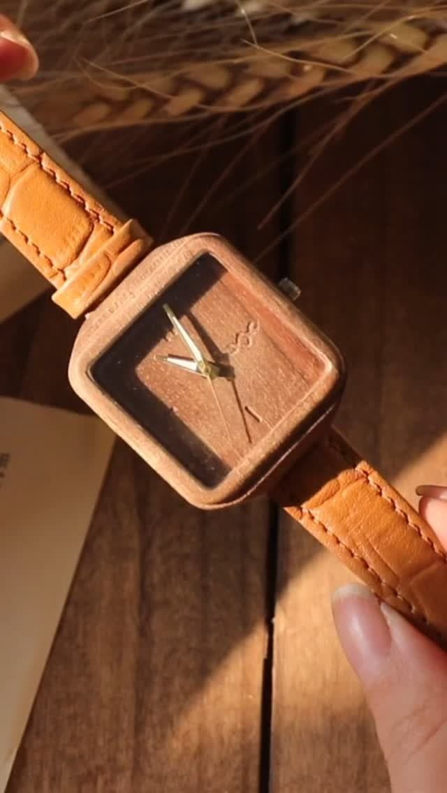 ساعت مچی چوب با بند چرمی مدل رامان