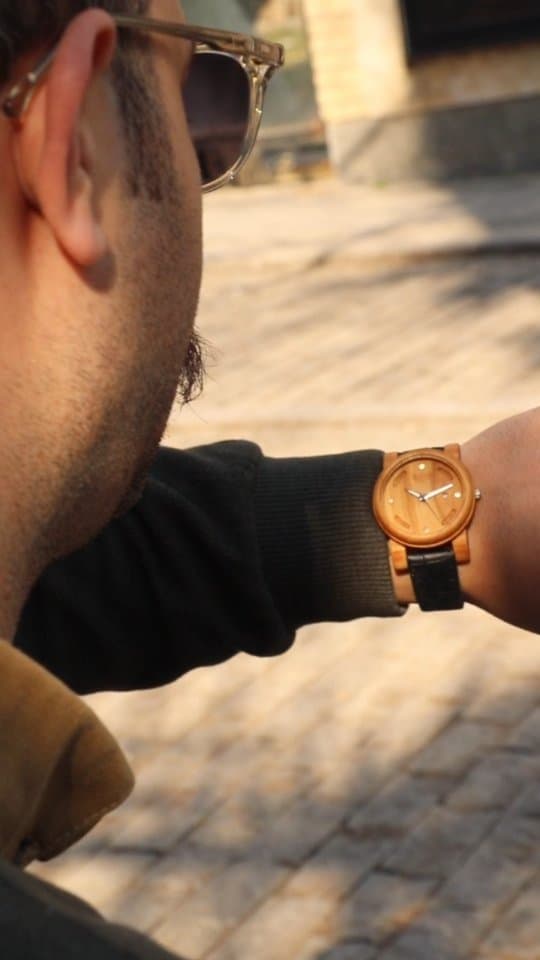 ساعت مچی چوبی مردانه با بند چرم مدل شیلر - چوب ون و گیلاس