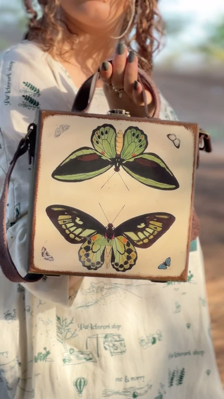 کیف چوبی دست ساز طرح پروانه