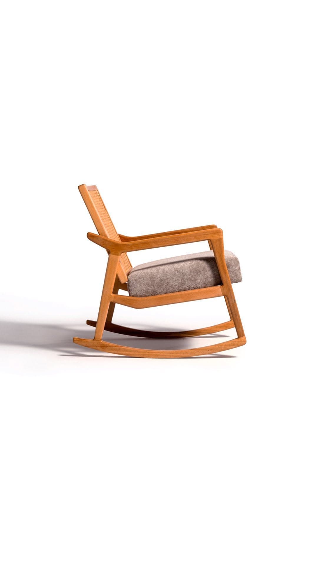 صندلی راکینگ چوبی مدل Rover