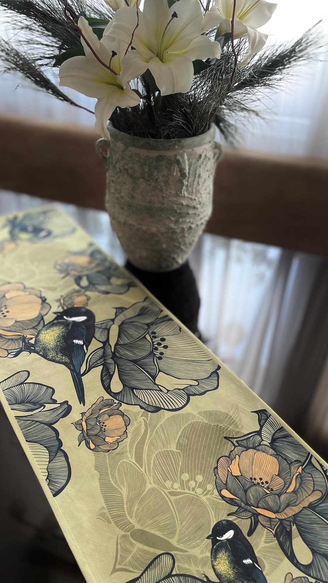 رانر رومیزی در طرح‌های متنوع هنری