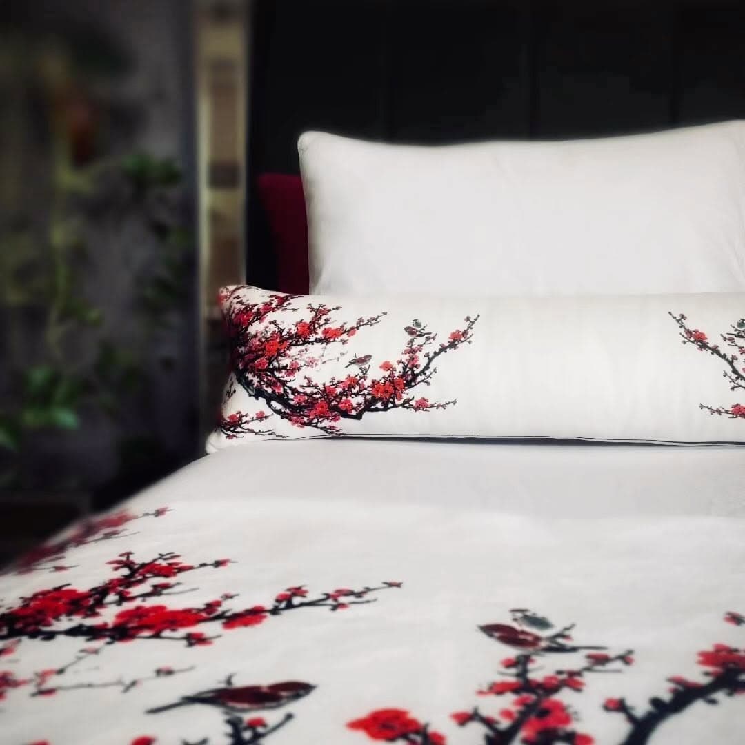 ست کوسن و رانر مخمل طرح شکوفه ژاپنی