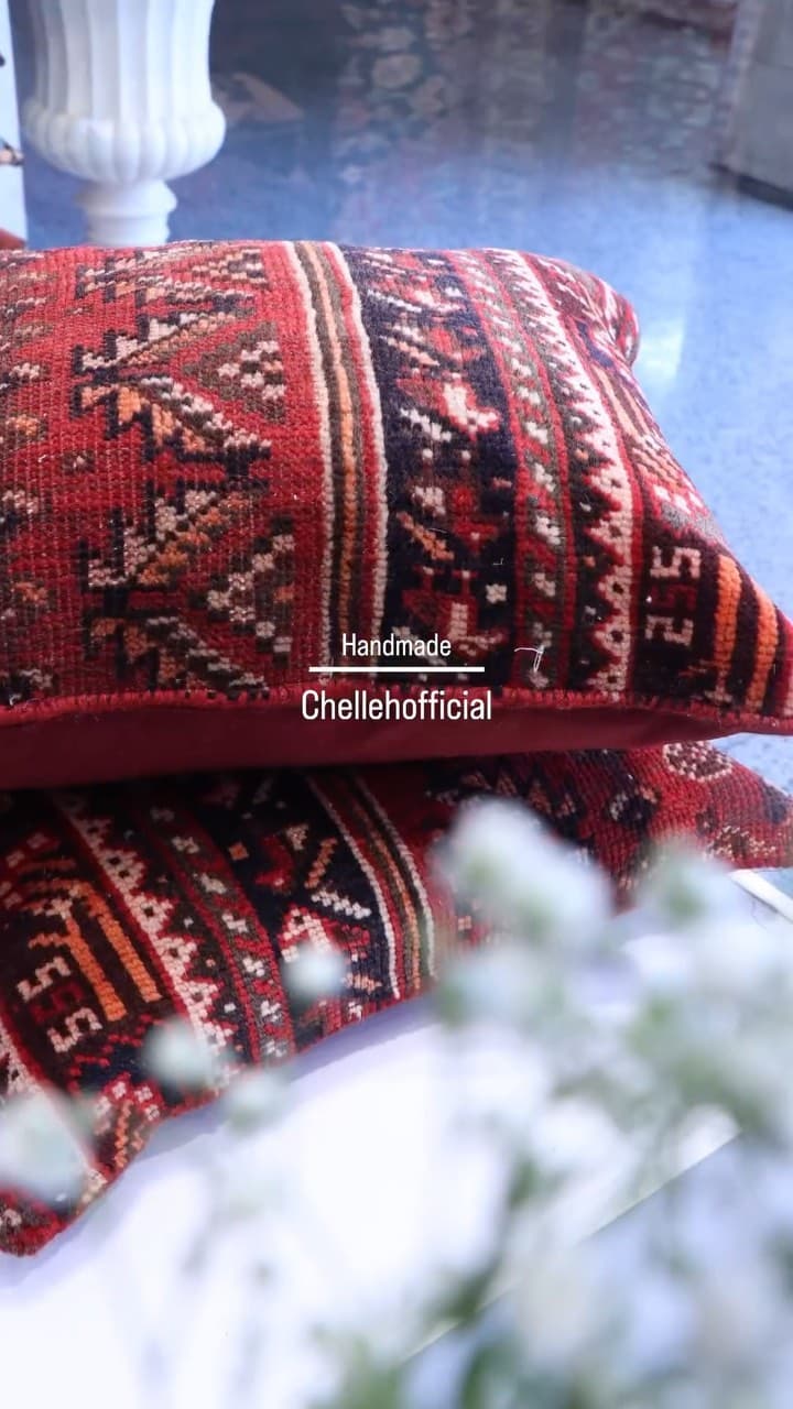 کوسن دست دوز با رویه گلیم