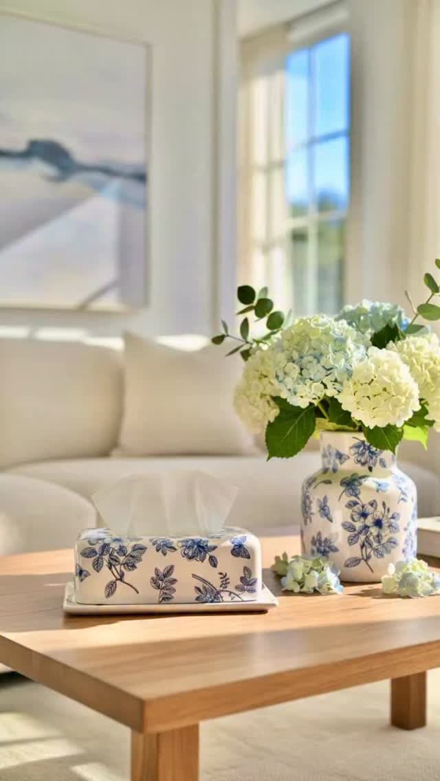 ست دکوری سرامیکی شامل جادستمالی و جاشمعی