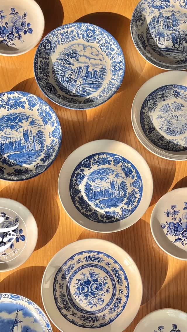 دیوارکوب سرامیکی کلاسیک طرح انگلیسی آبی و سفید