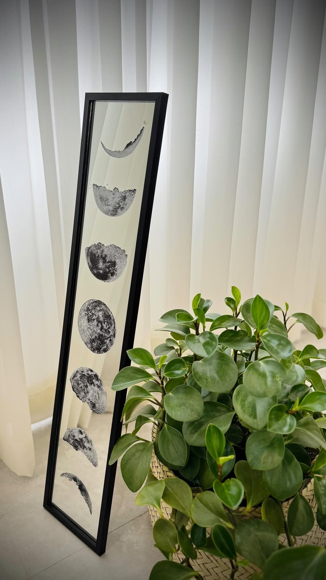 آینه قدی دکوراتیو با طرح اهله ماه