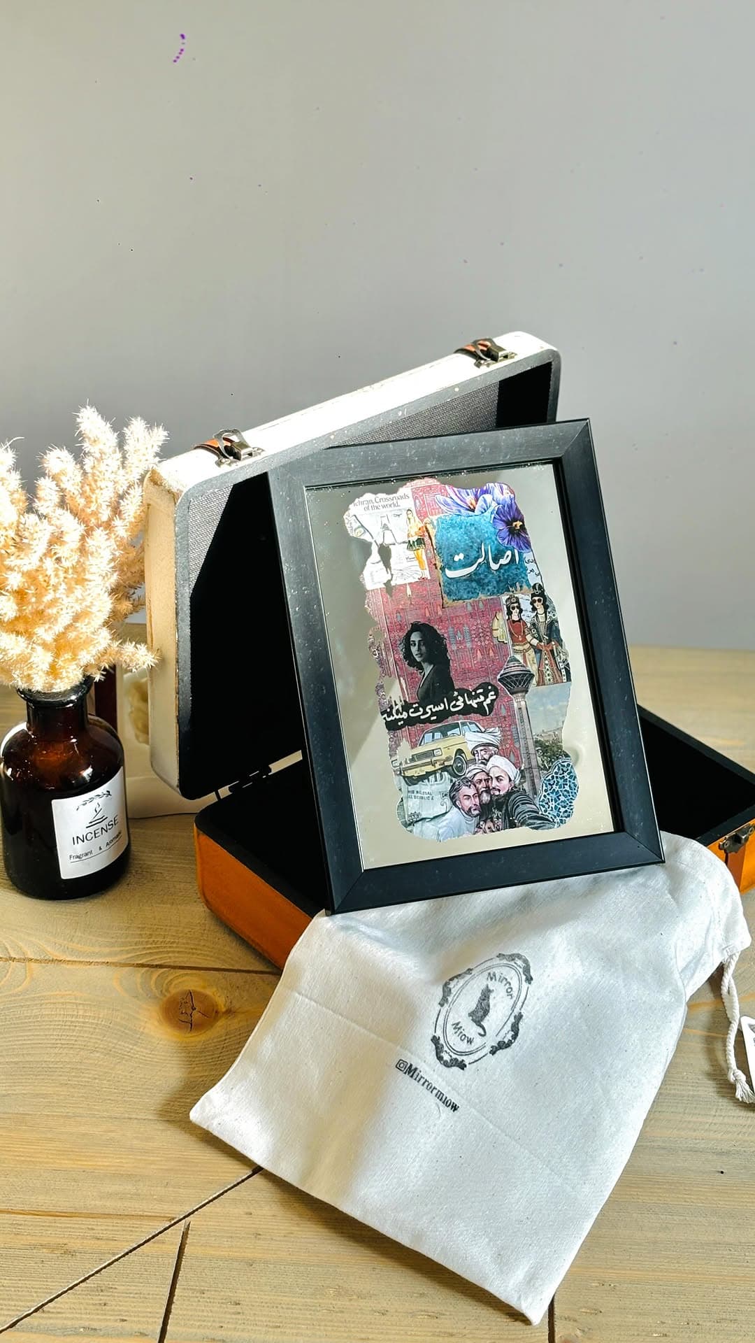 آینه دکوراتیو قاب دار با طرح کلاژ سفارشی