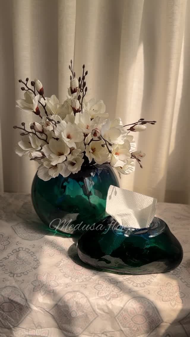 ست گلدان و جادستمالی شیشه‌ای دست‌ساز مدل دفرمه