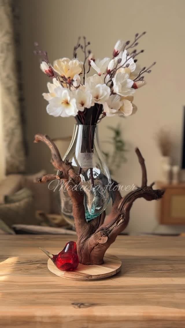 گلدان دکوری رومیزی دست ساز تلفیق چوب و شیشه