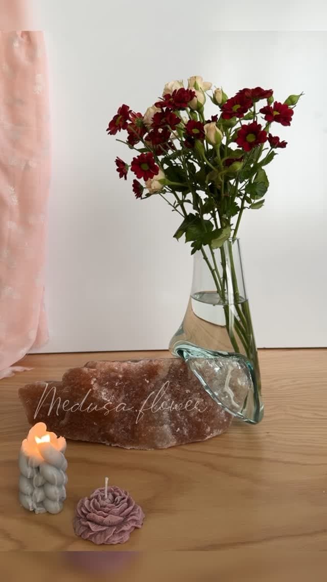 گلدان دکوری تلفیقی سنگ نمک صورتی و شیشه دست‌ساز