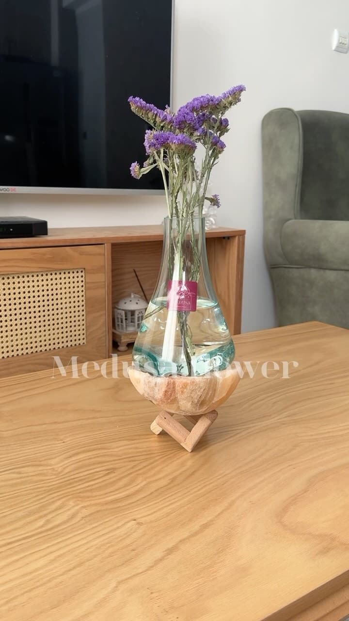 کاسه دکوری سنگ نمک نارنجی با گلدان شیشه ای و پایه چوبی