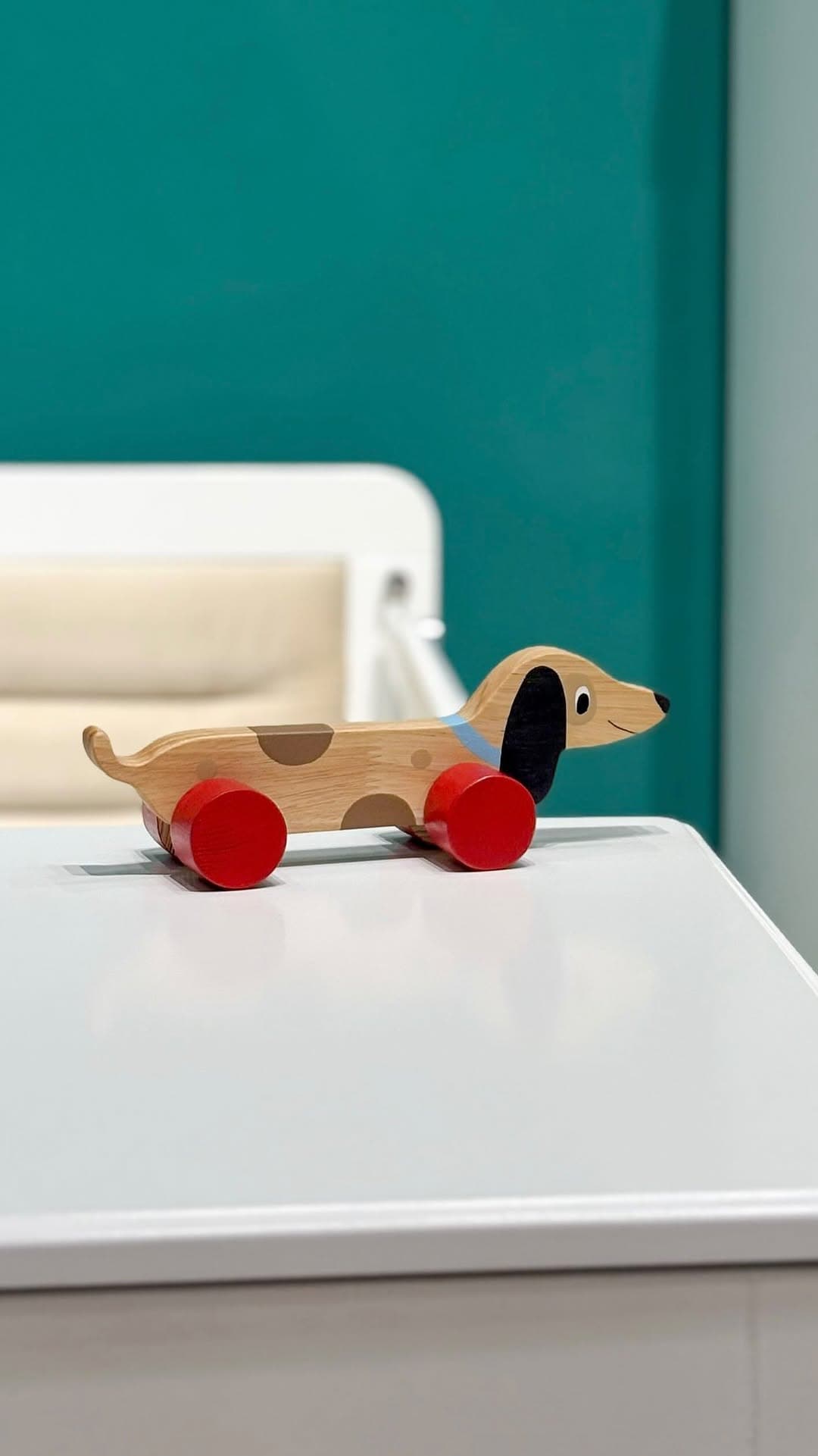 اسباب بازی چوبی کشیدنی طرح سگ داشهوند