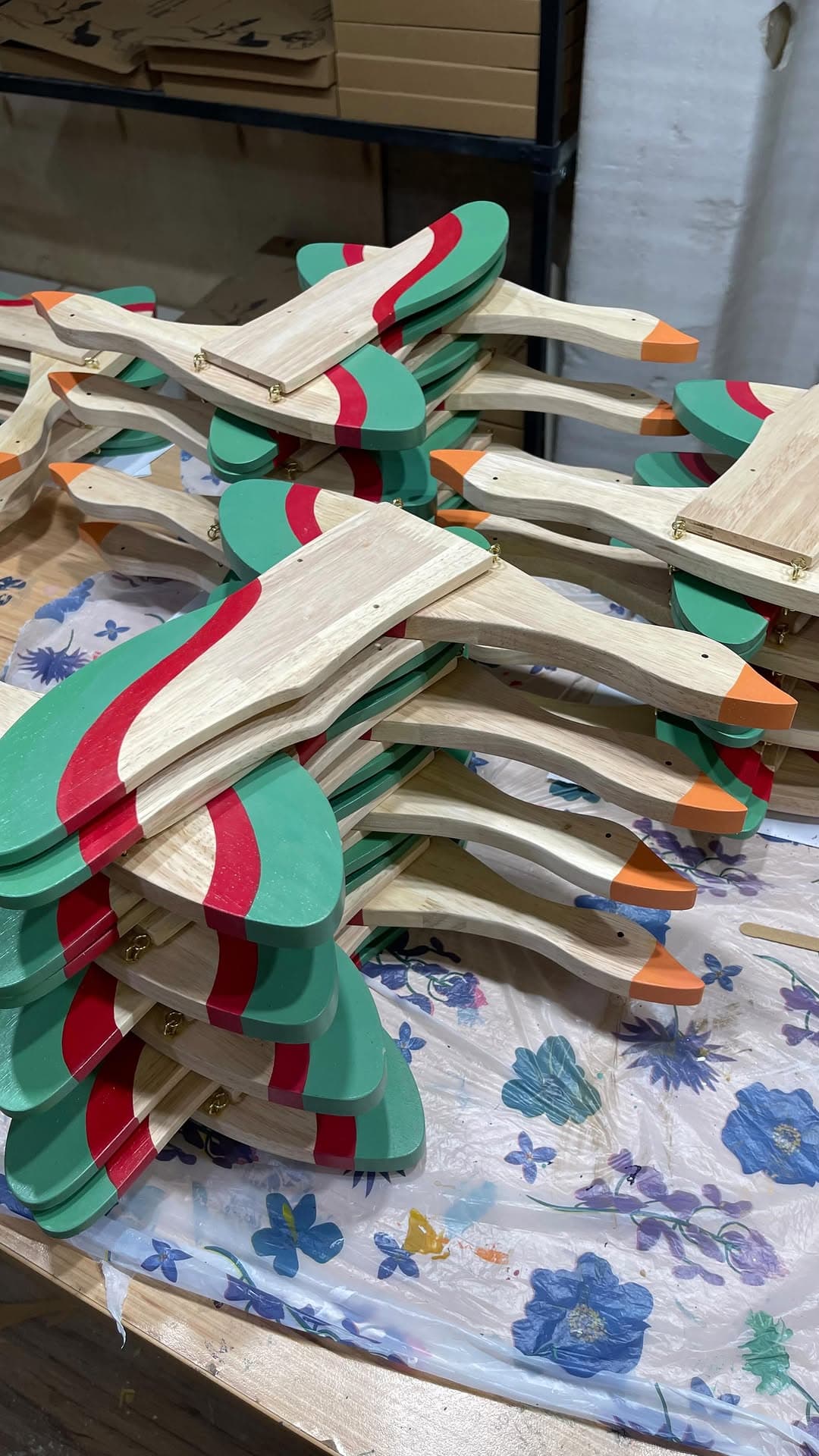 آویز چوبی متحرک اتاق کودک طرح مرغابی پرنده