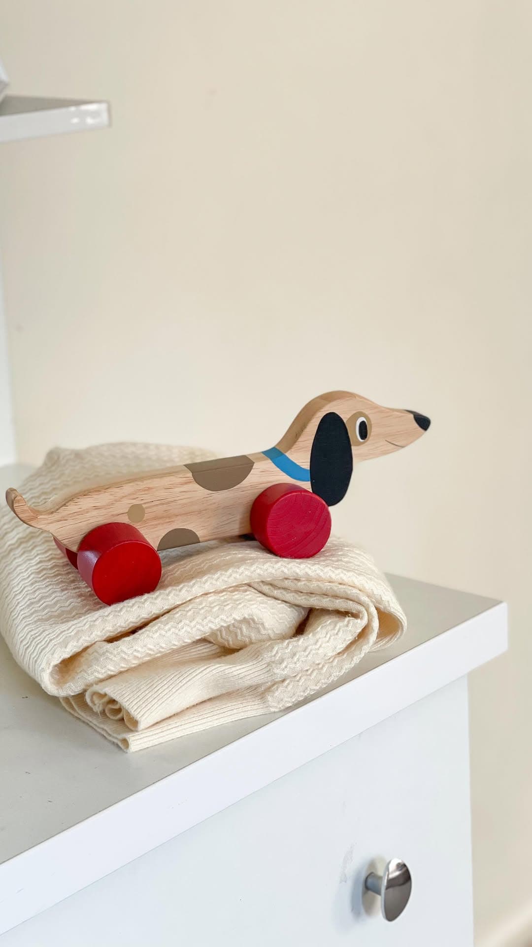 اسباب بازی چوبی کشیدنی مدل سگ سوسیسی