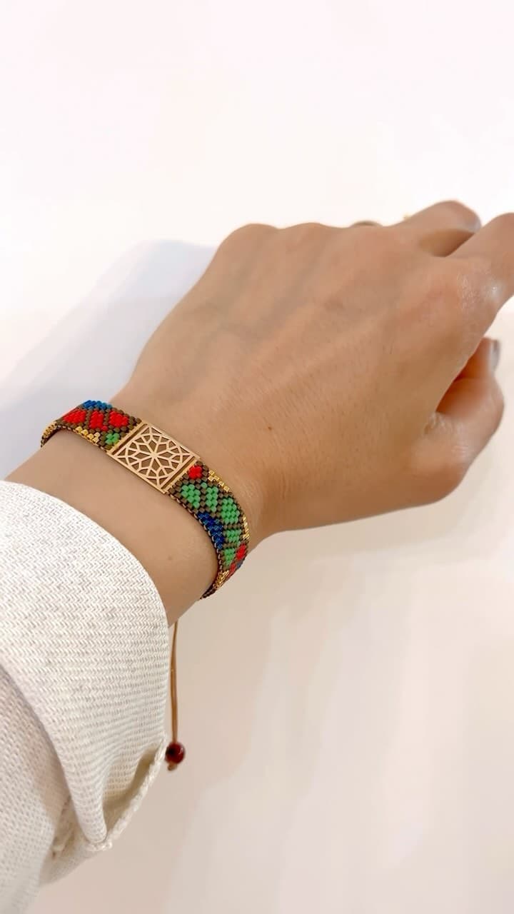 دستبند طلا و منجوق میوکی طرح شیراز