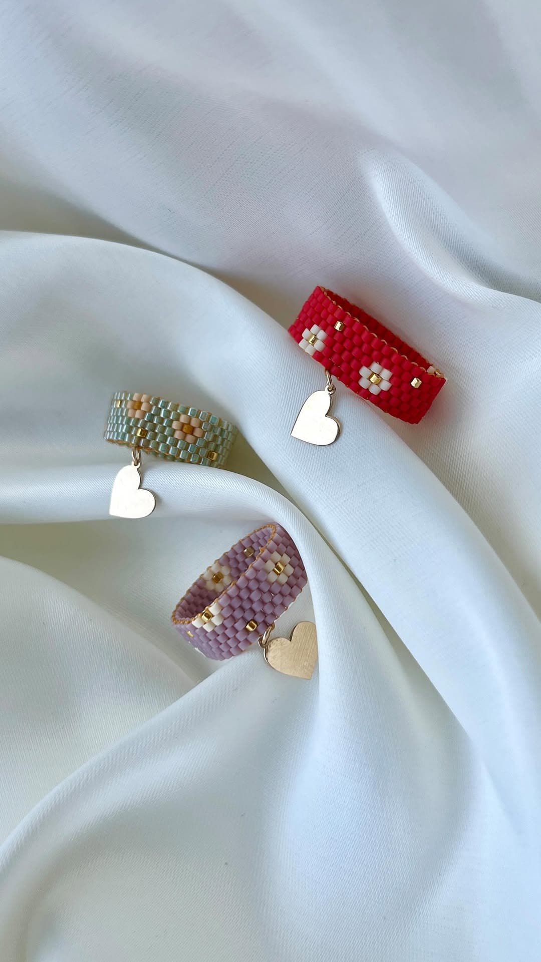 انگشتر منجوقی گل ناز با آویز قلب طلا