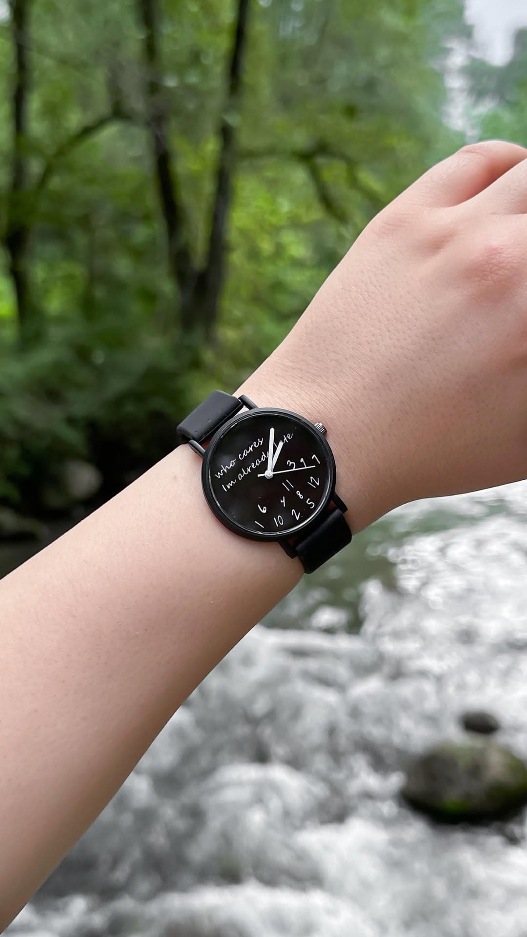 ساعت مچی فانتزی مشکی طرح Who Cares