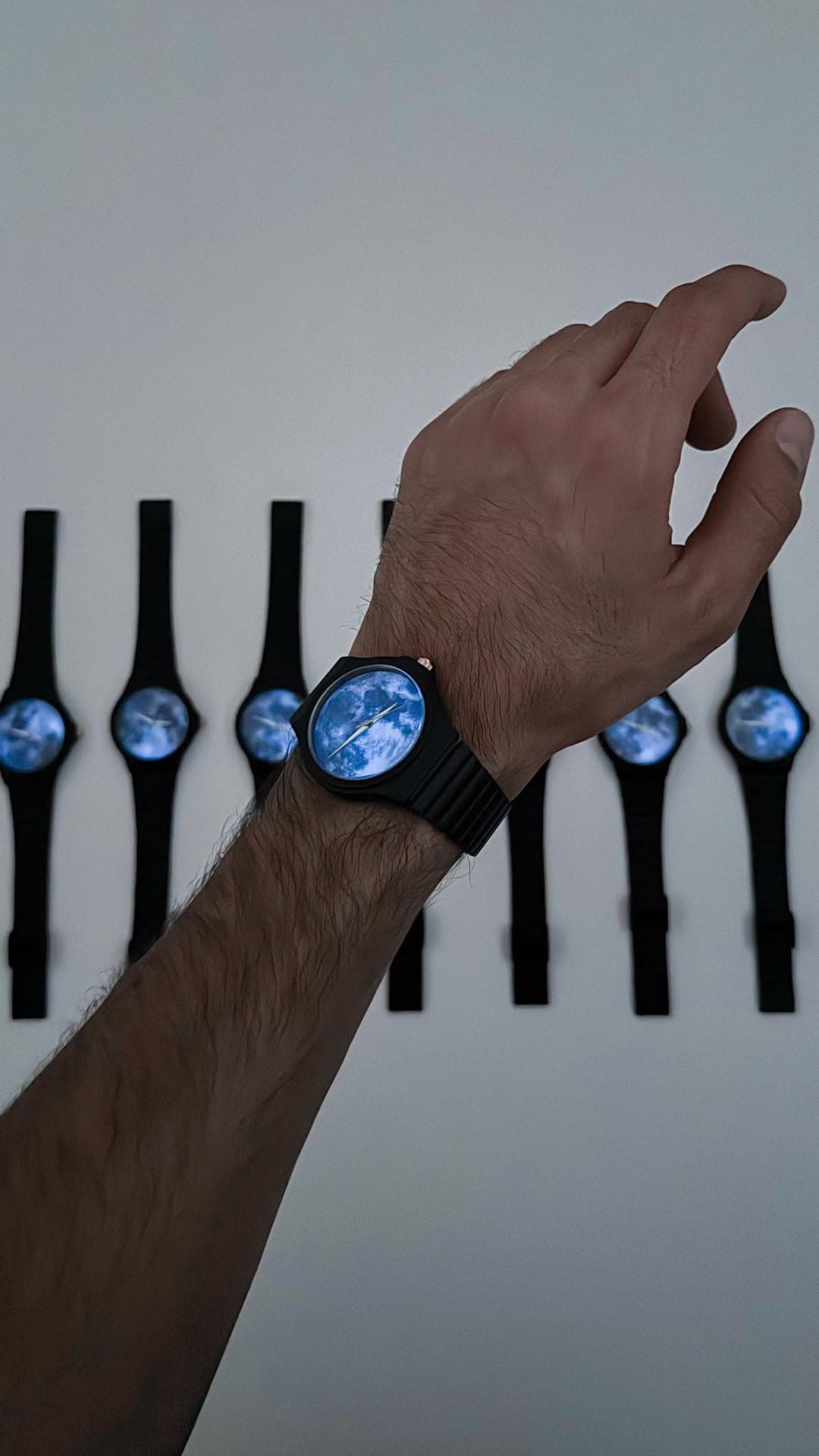 ساعت مچی شبتاب طرح ماه