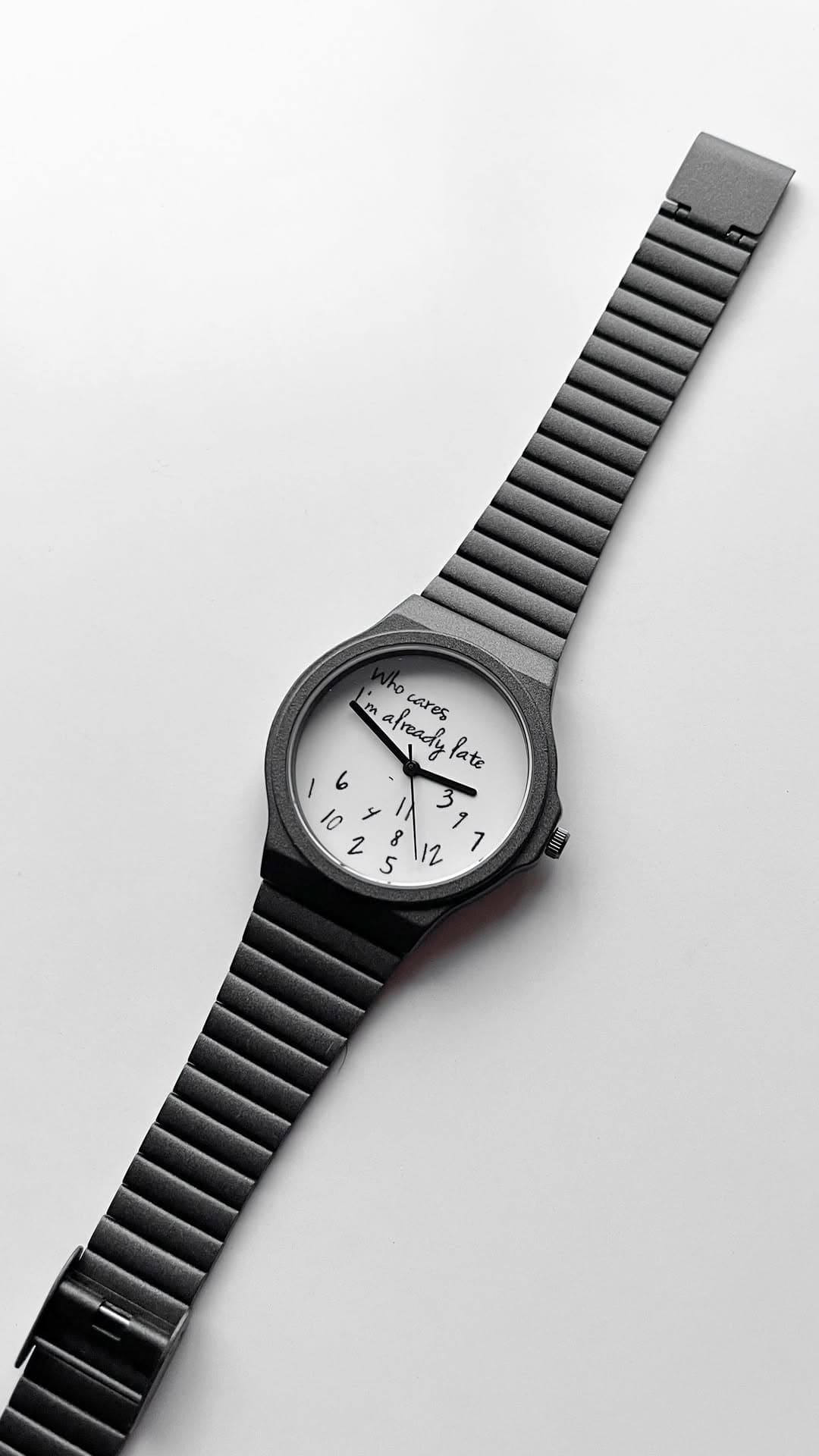 ساعت مچی مردانه فانتزی مشکی طرح Who Cares