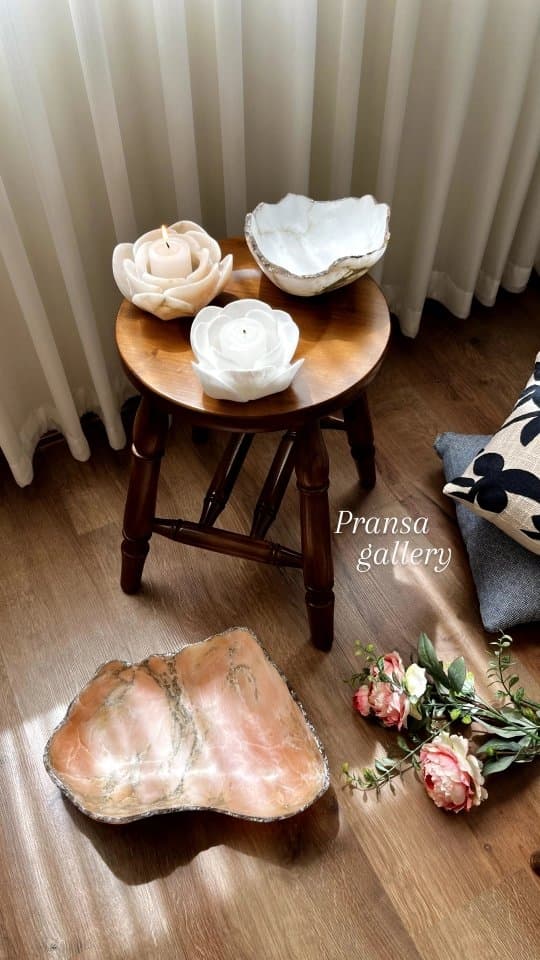 جاشمعی سنگی دست ساز طرح گل نیلوفر