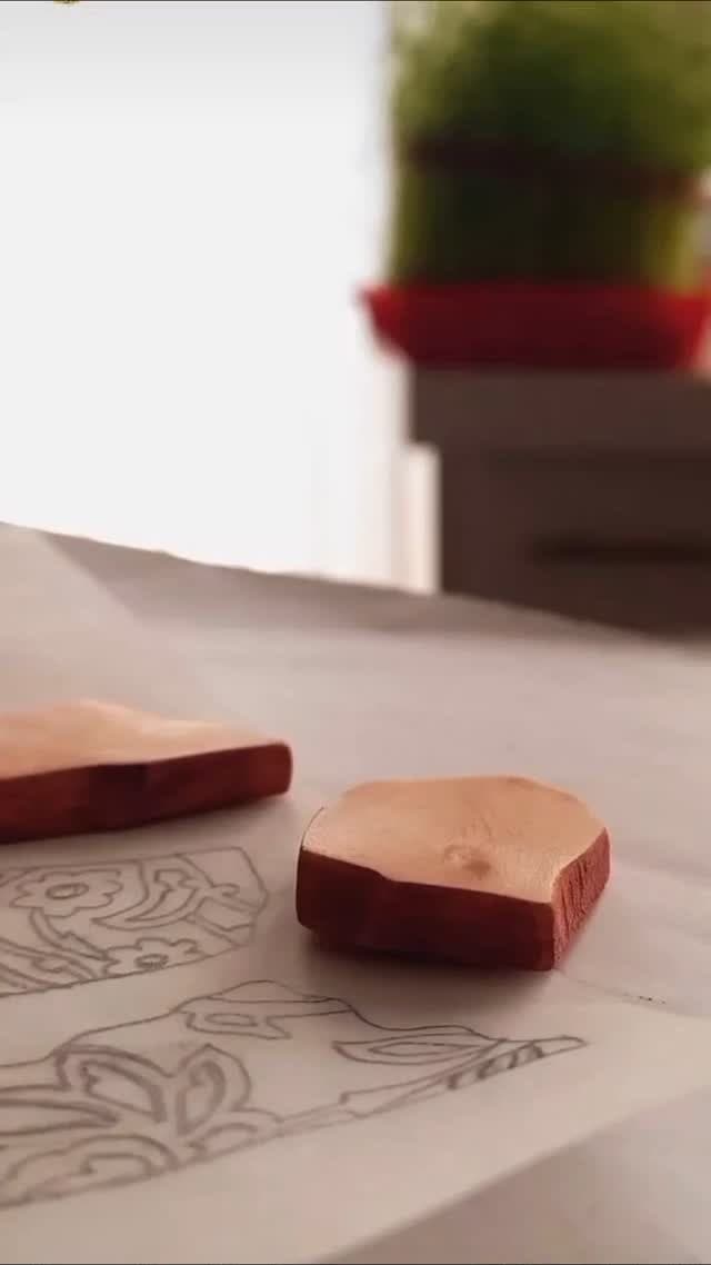 گوشواره چوبی دست ساز طرح کاشی سنتی