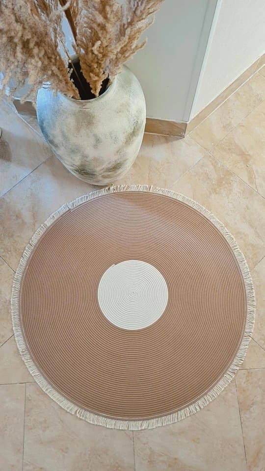 فرشینه قیطانی دستباف مدل دایره‌ای دو رنگ با ریشه