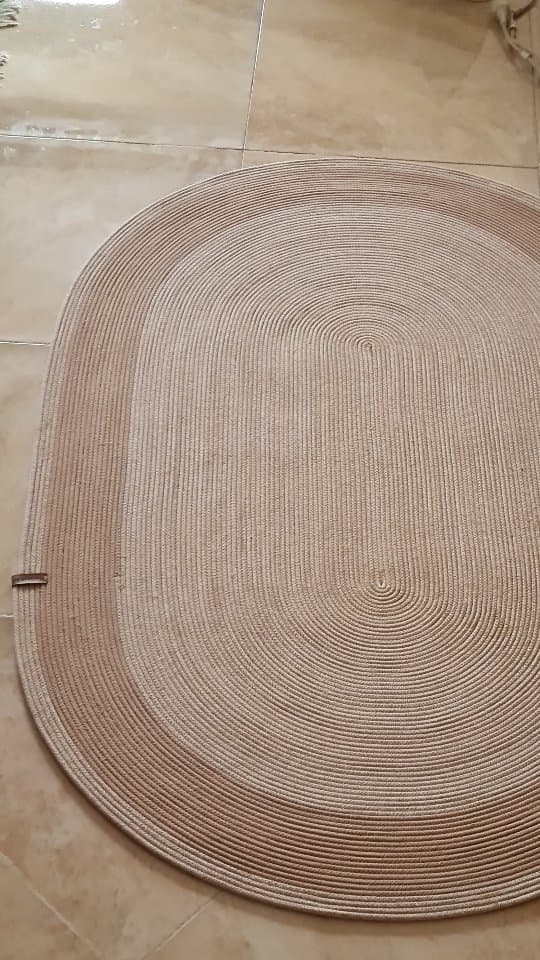 فرشینه مکرومه دستباف بیضی شکل دو رنگ