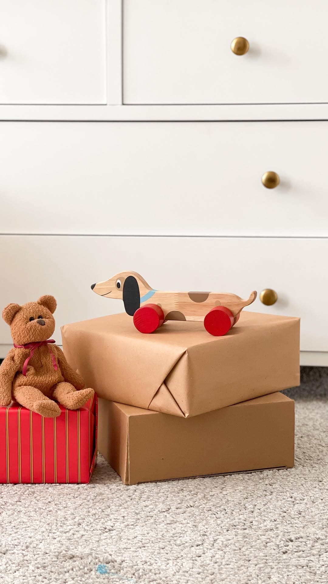 اسباب بازی چوبی کشیدنی مدل سگ داشهوند