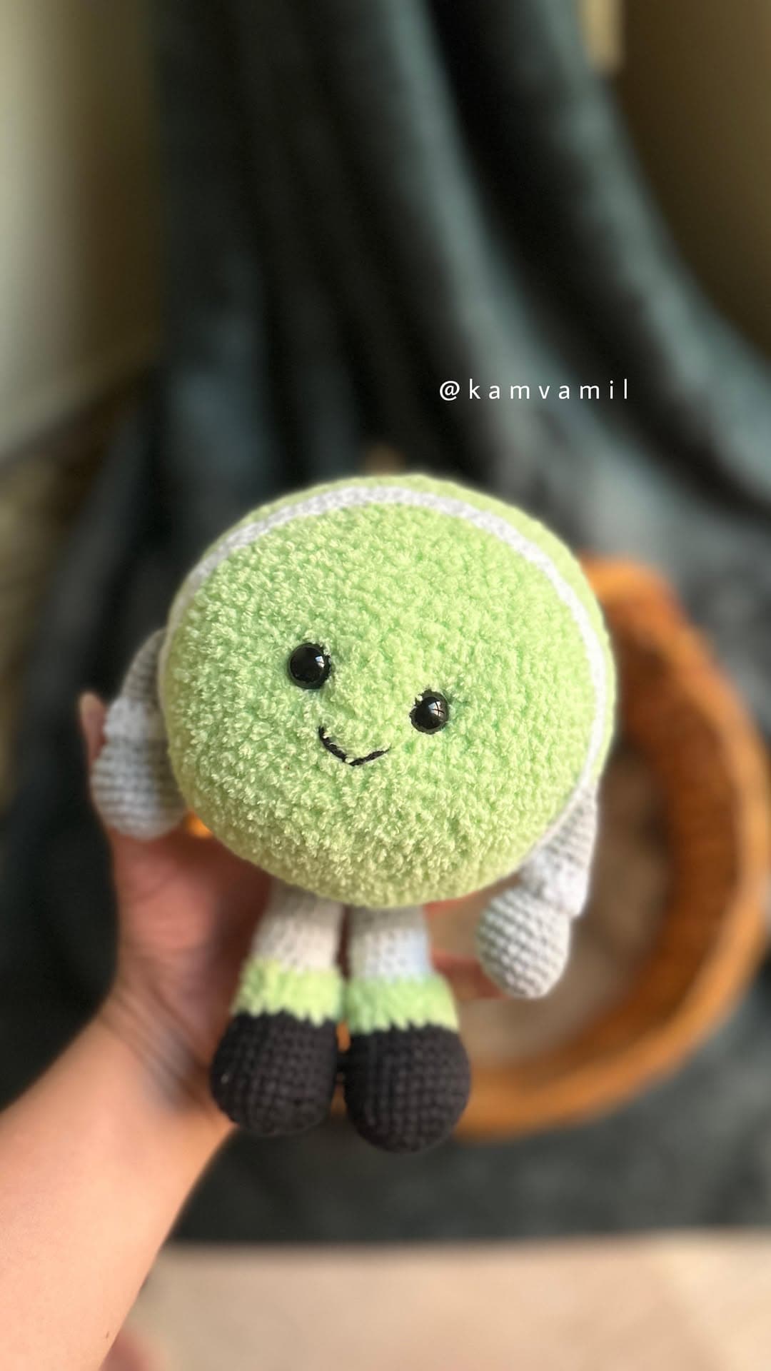 عروسک بافتنی دستبافت مدل توپ تنیس