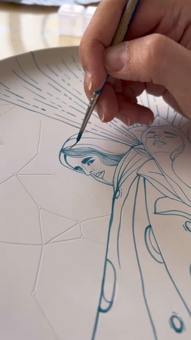 بشقاب سرامیکی دست‌ساز تزئینی طرح آفرینش